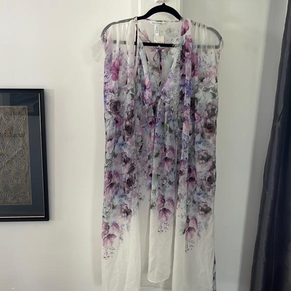 Flora Nikrooz nightie (size xs) and robe (size small) - Picture 1 of 6